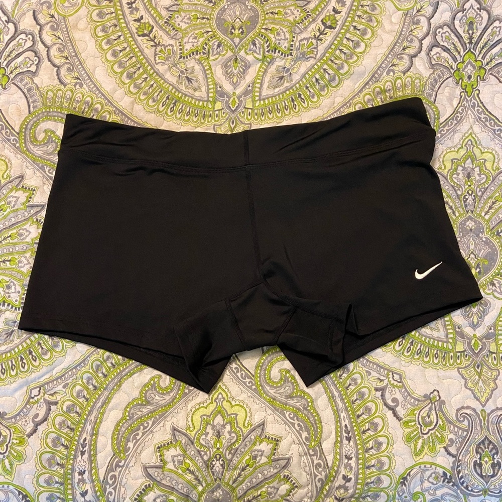 Nike Performance Women’s Shorts XL Black